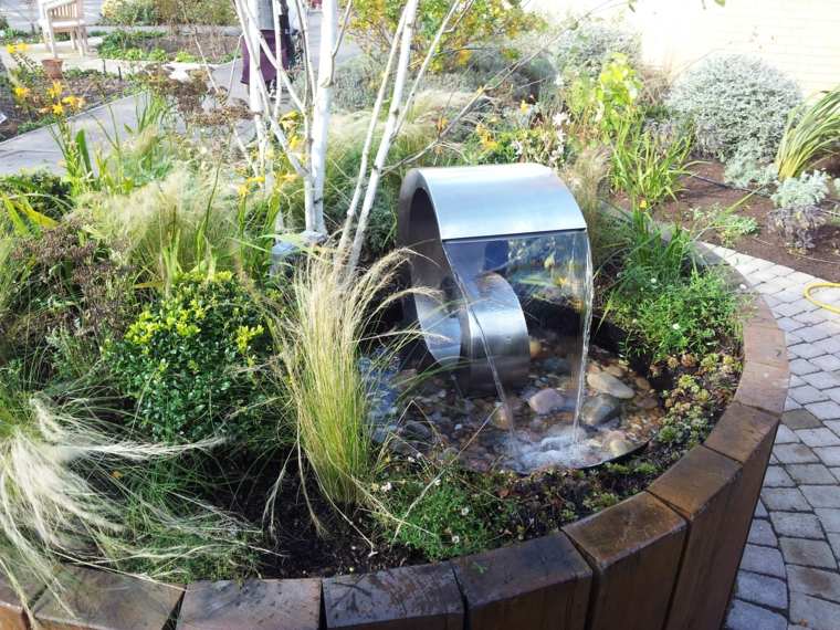 bassin de jardin idée fontaine décoration ruisseau plantes
