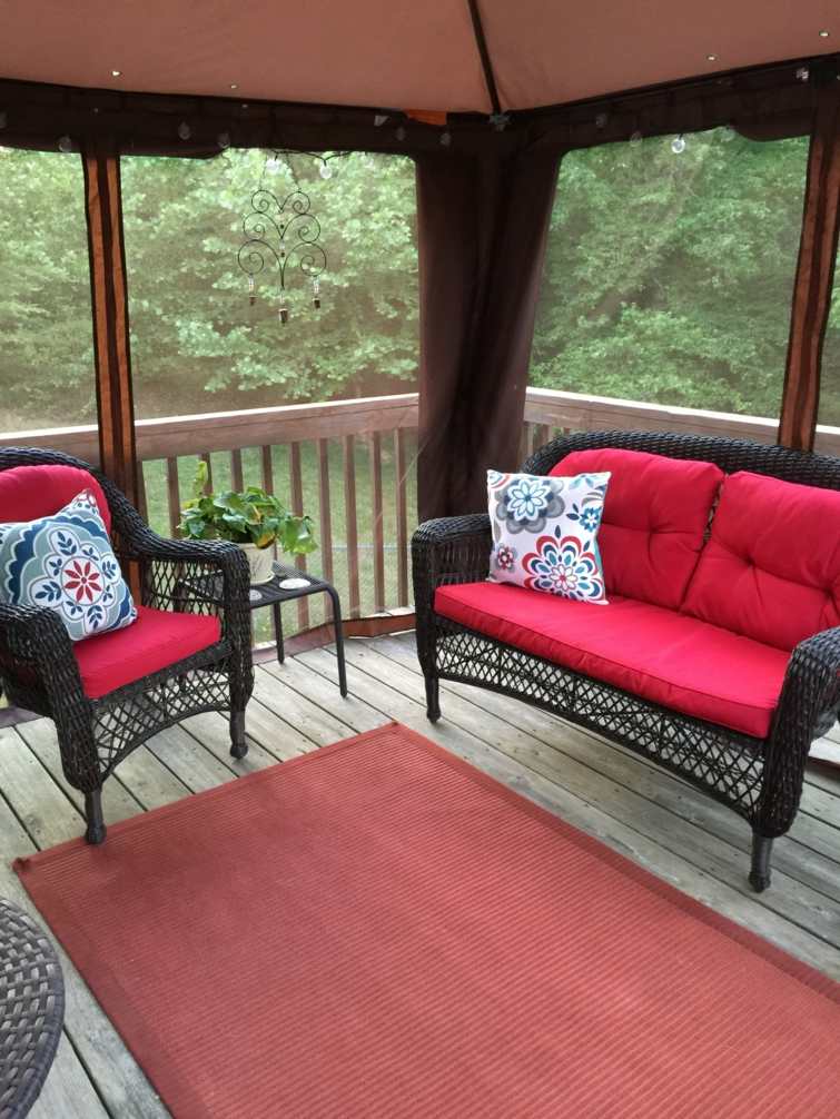 veranda moderne meubles rouges