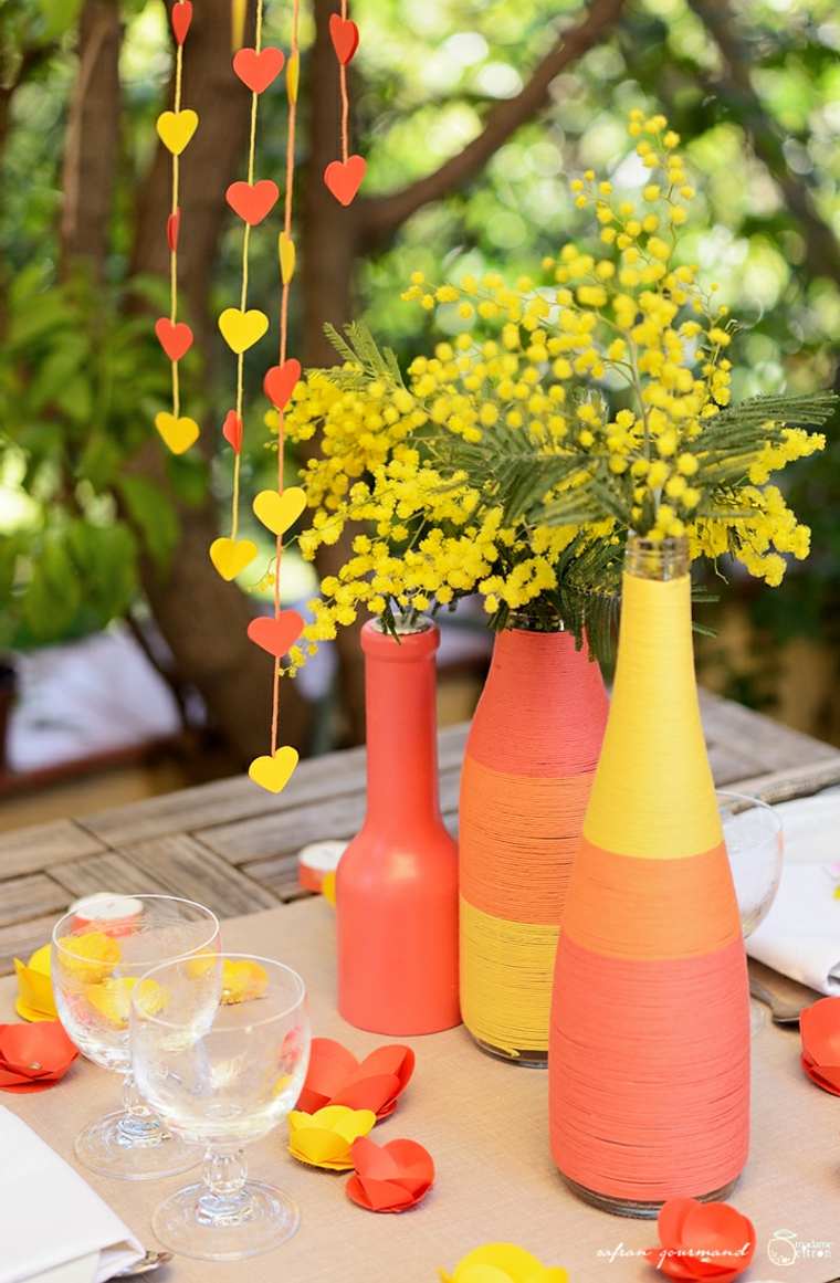 décoration table extérieur saint valentin guirlande papier suspension bouquet de fleurs