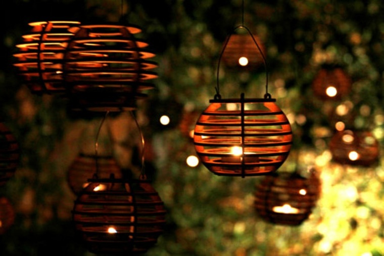 lumière extérieur idée suspension jardin déco bougies éclairage moderne 
