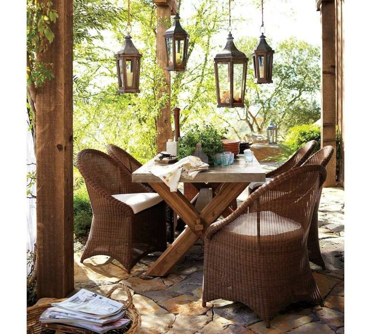 jardin lanterne suspension idée éclairage salon de jardin résine tressée table en bois