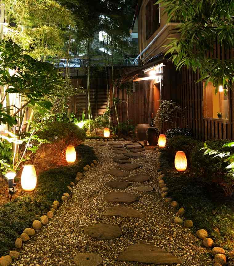 allée de jardin luminaire idée extérieur maison arbre pierres 