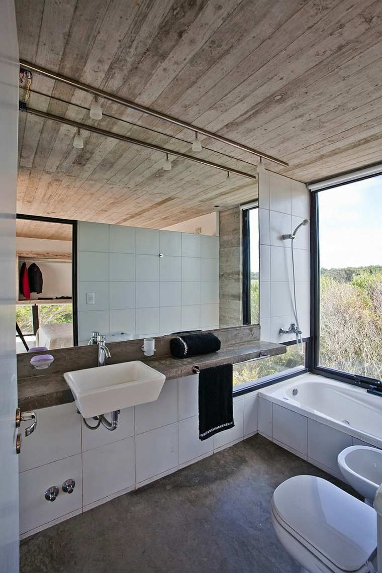 salle de bain béton bois idée plafond bois design sol en béton