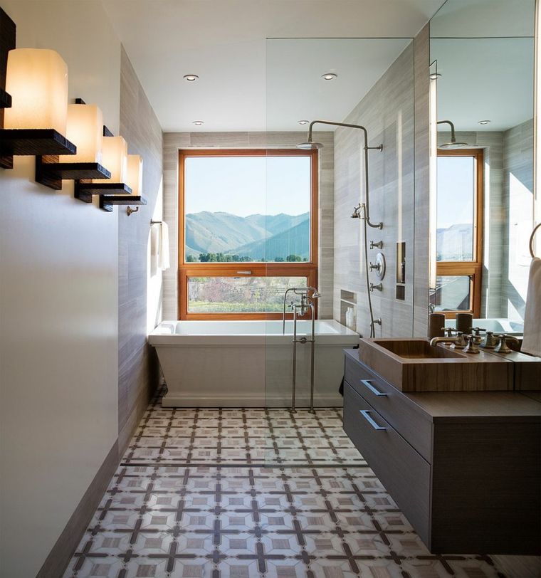 salle de bains carrelage moderne baignoire blanche fenêtre cadres bois