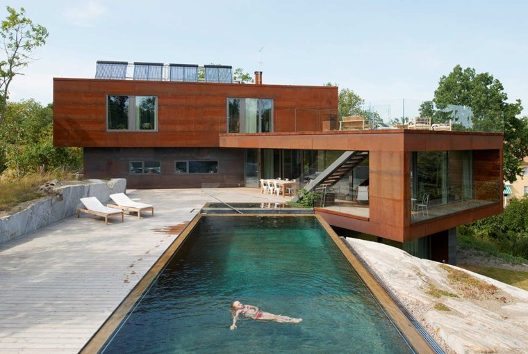 piscine en verre design extérieur maison idée originale moderne tendance