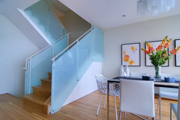 escalier balustrade verre interieur style contemporain