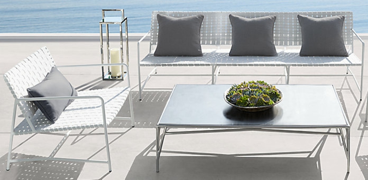 canapé extérieur design aluminium idée aménagement extérieur moderne coussins gris déco plante grasse 