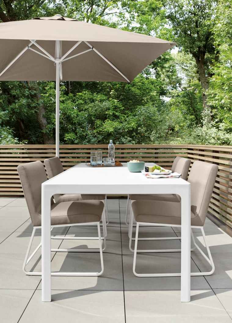 mobilier extérieur design coin repas table à manger extérieur moderne idée table blanche design chaises 