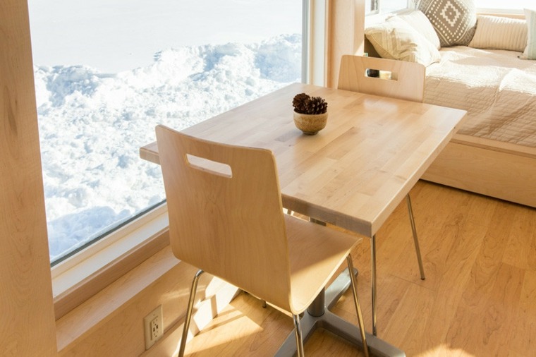 mobil home design idée aménagement petit espace table bois coin repas