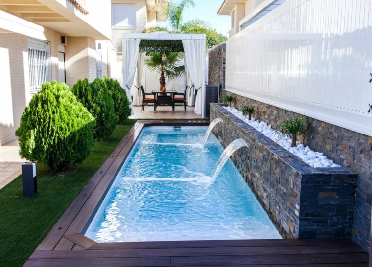 aménagement jardin avec piscine moderne chutes eau