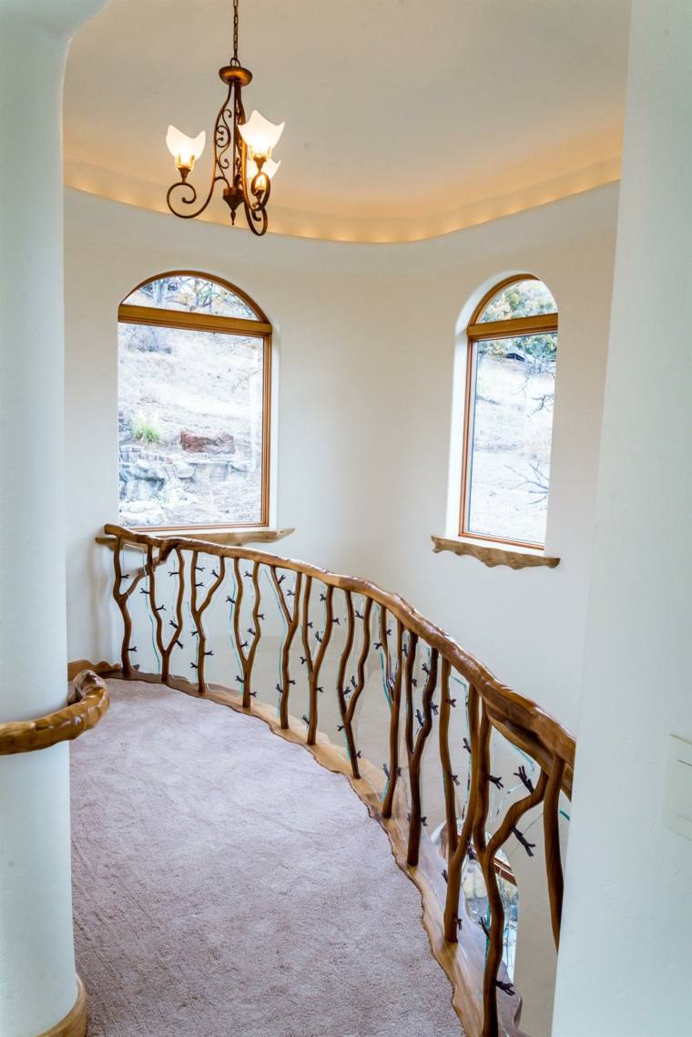maison magique escalier bois luminaire suspension design