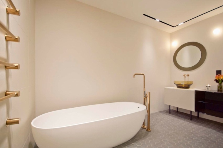 salle de bain design baignoire