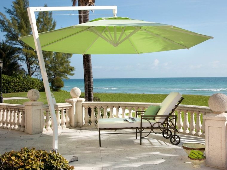 jardin parasol terrasse exterieur chaises longues