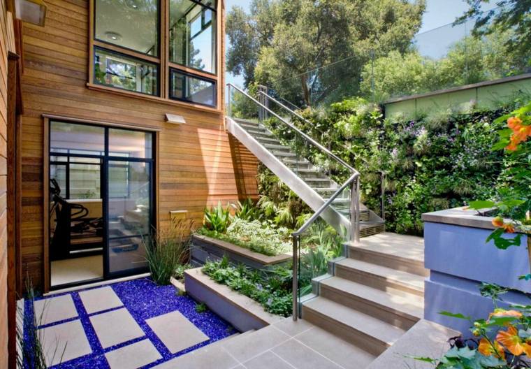 escalier extérieur design contemporain jardin petite maison