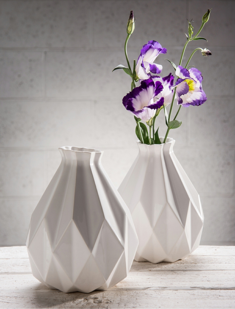 vase design blanc idée salon déco fleurs