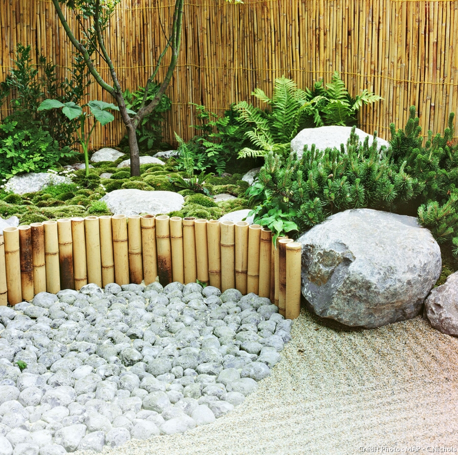bordure de jardin en bambou pierre idée extérieur