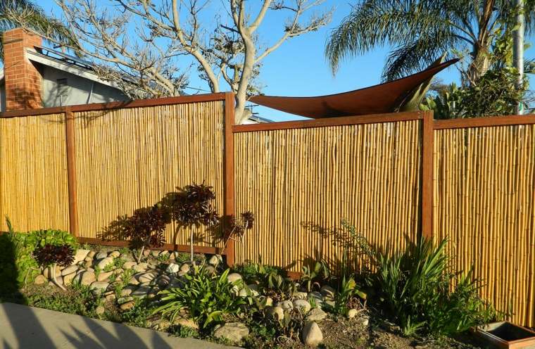 clôture jardin bambou diy idée aménager jardin moderne espace design