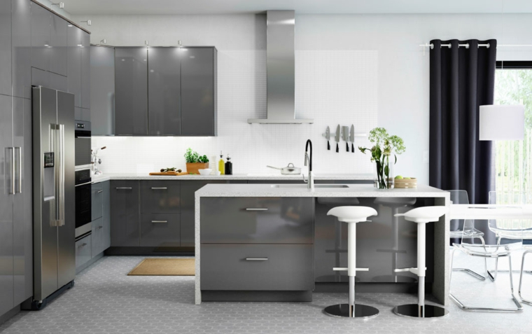 cuisine grise marbre mobilier design idée aménager espace tabourets