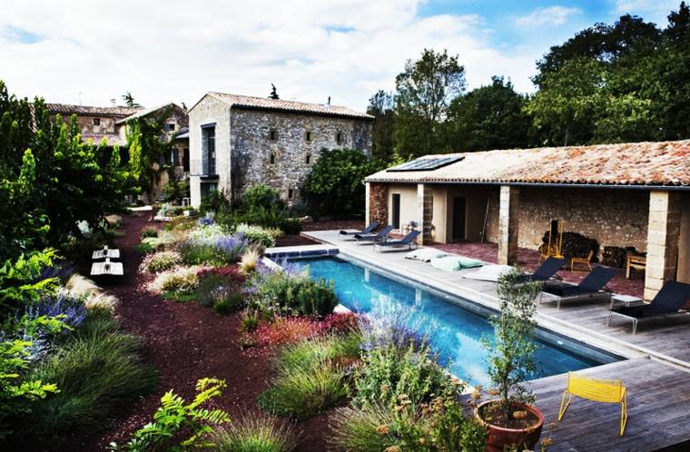 aménager extérieur moderne piscine idée jardin paysager moderne maison 