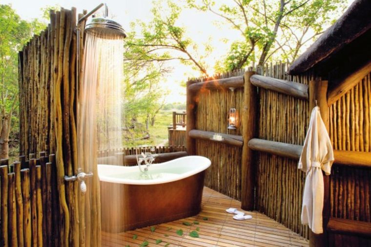superbe salle de bain exotique bois