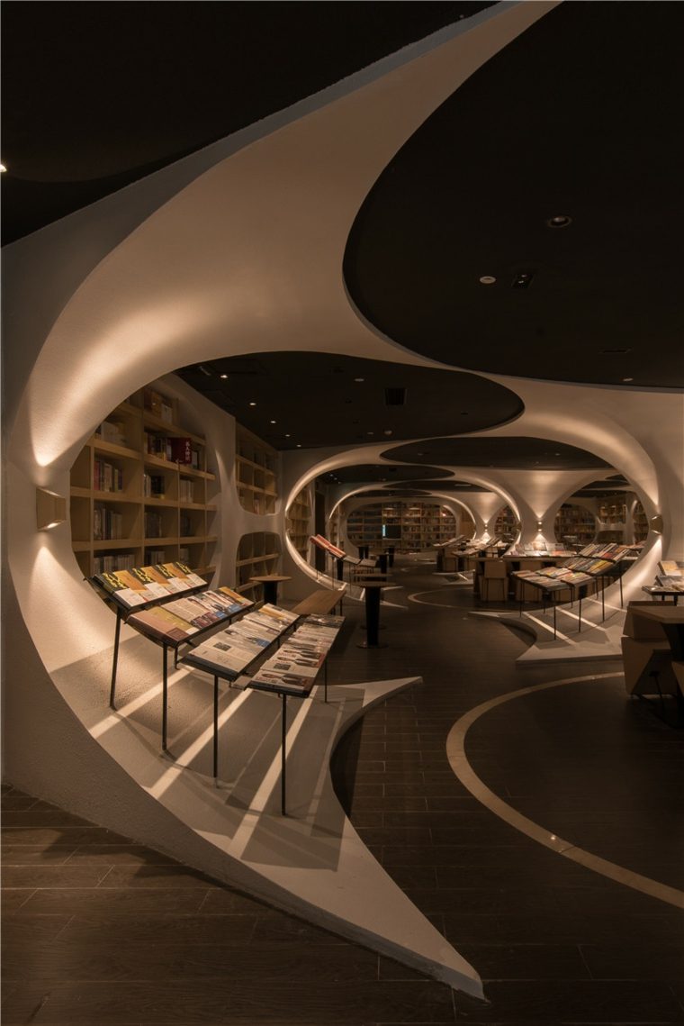 grande bibliothèque design moderne aménager espace architecture contemporaine verre noir