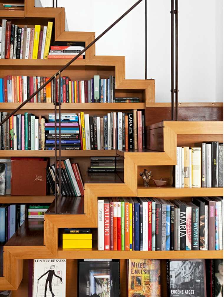 bibliothèque escalier bois