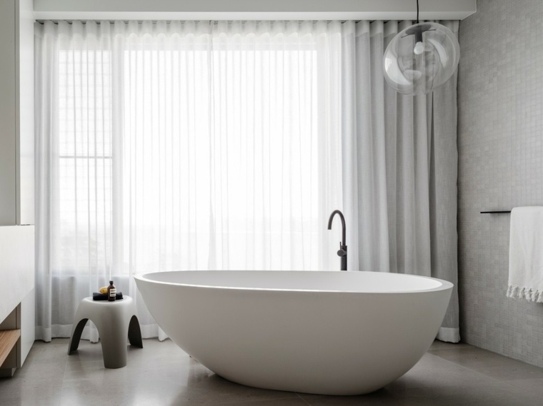 photos salle de bain baignoire design minimaliste 
