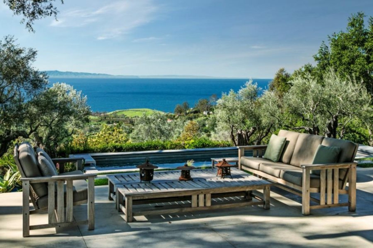 terrasse de jardin bois design table basse fauteuil coussins
