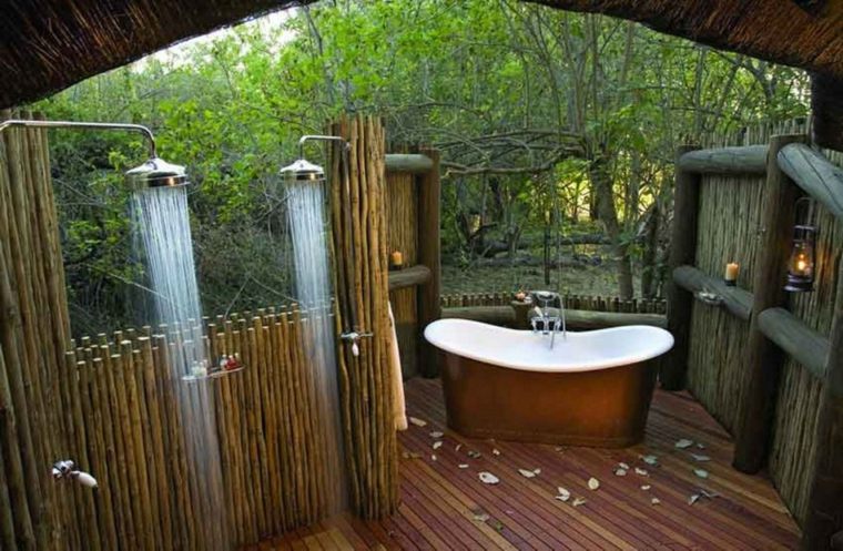 salle de bains paradis extérieur design baignoire douche cabine