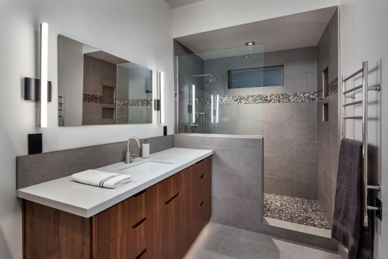 modele salle de bain deco bois mur gris 