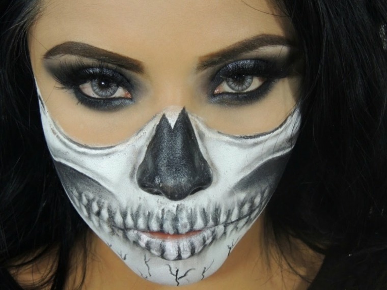 maquillage squelette noir blanc moitié visage masque femme