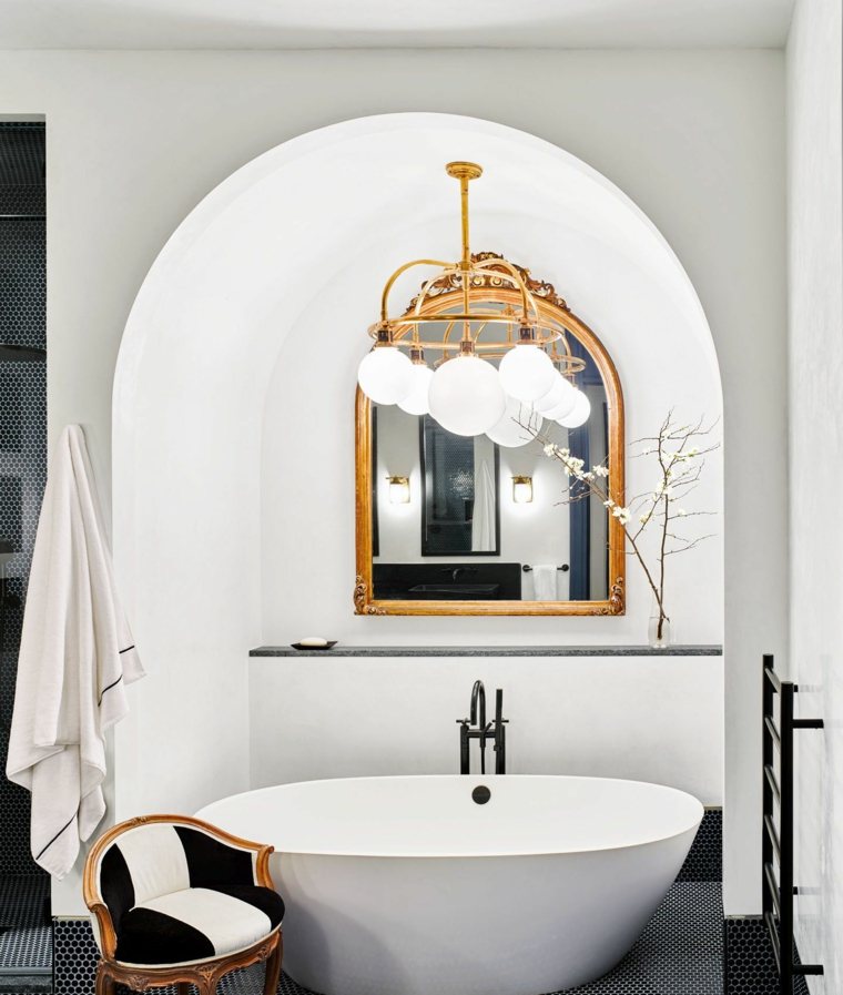 miroir dore salle de bain amenagement petit espace
