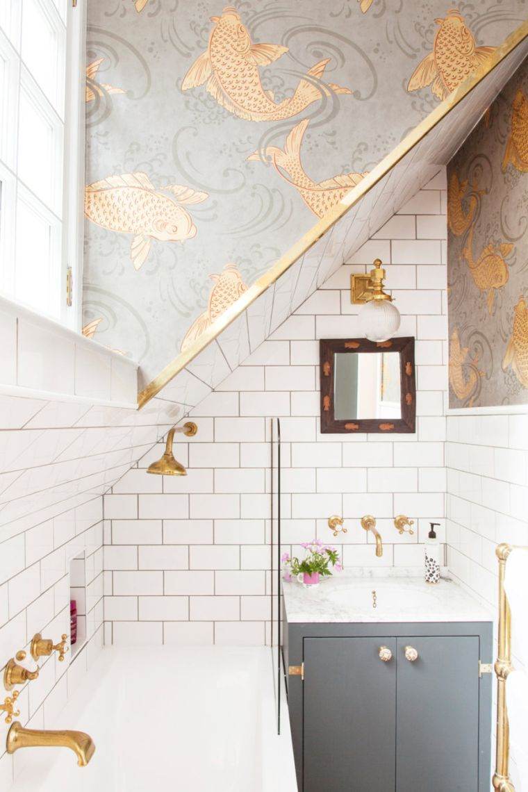 rénovation salle de bain papier peint mural carreaux
