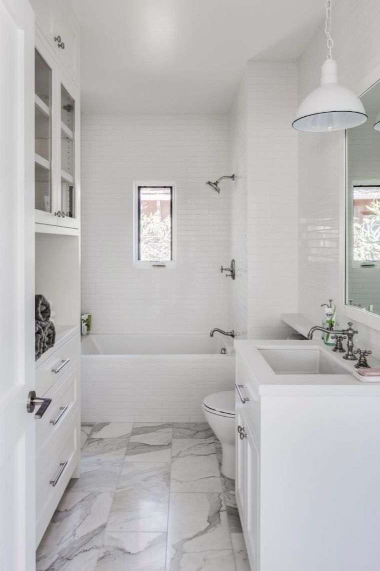 rénovation salle de bain petit espace carrelage marbre