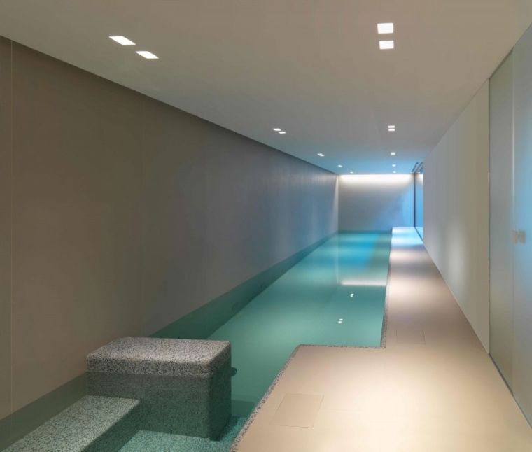 piscine couverte natation couloir de nage deco minimaliste