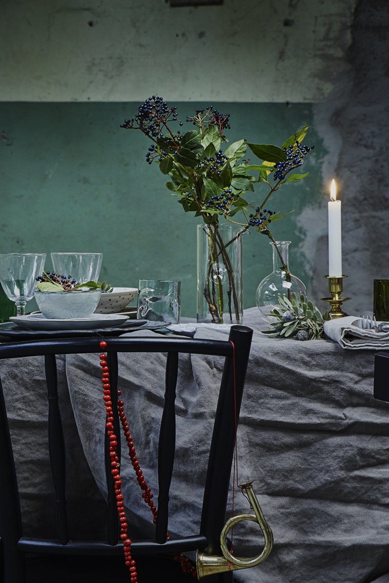 préparer Noël idee deco table couleur sombre