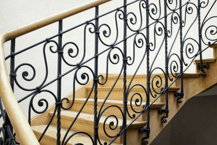 exemple rampe d'escalier fer forge escalier marches pierre contemporaine