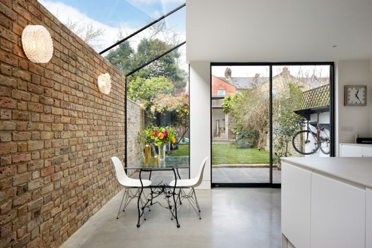 agrandir sa maison projet extension maison jardin baie vitree en briques