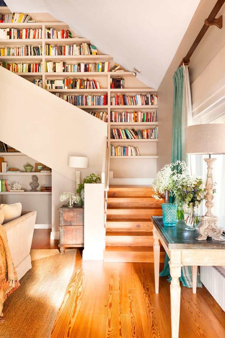 bibliotheque blanche design contemporain escalier bois idee garde corps