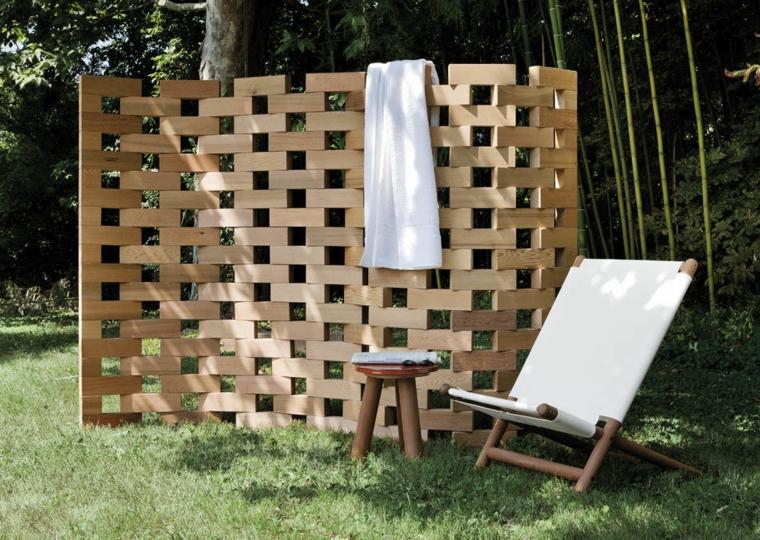 brise vue bois modele decoration jardin douche d'extérieur ambiance zen