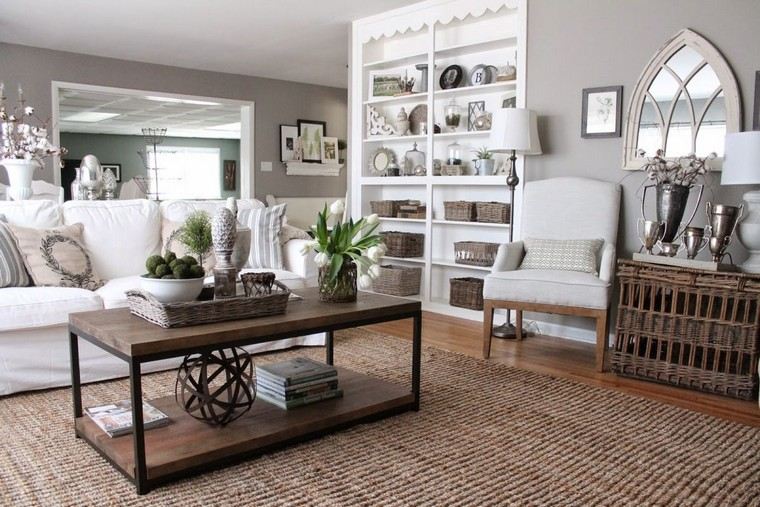 idée gris clair salon table bois canapé blanc coussins tapis sol fauteuil