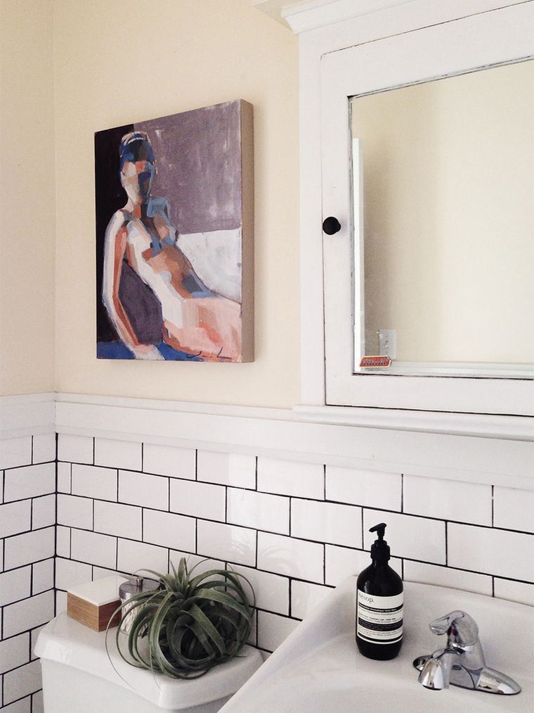 couleur salle de bain deco tendance blanc et beige meuble haut miroir