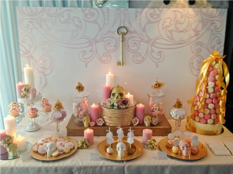decoration de table pour anniversaire adulte thème fêter ou mourir
