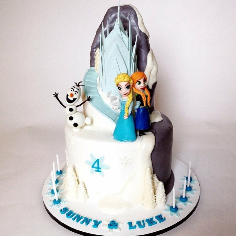 gâteau reine des neiges pour jumeaux quatrième anniversaire