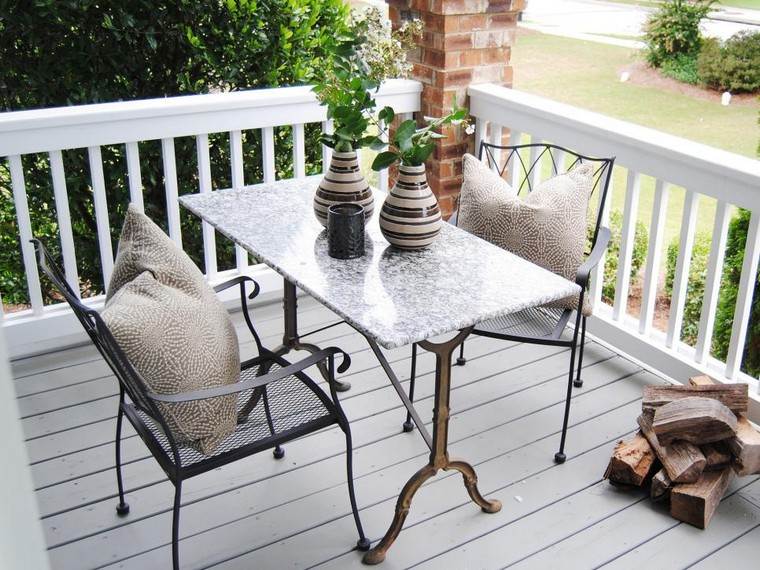 extérieur décorer idée vases plantes table aménager extérieur terrasse