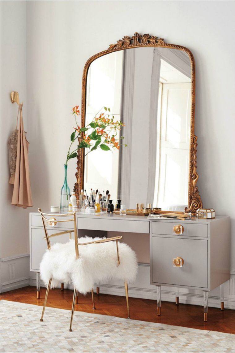 miroir dans une chambre exemple miroir doré style vintage