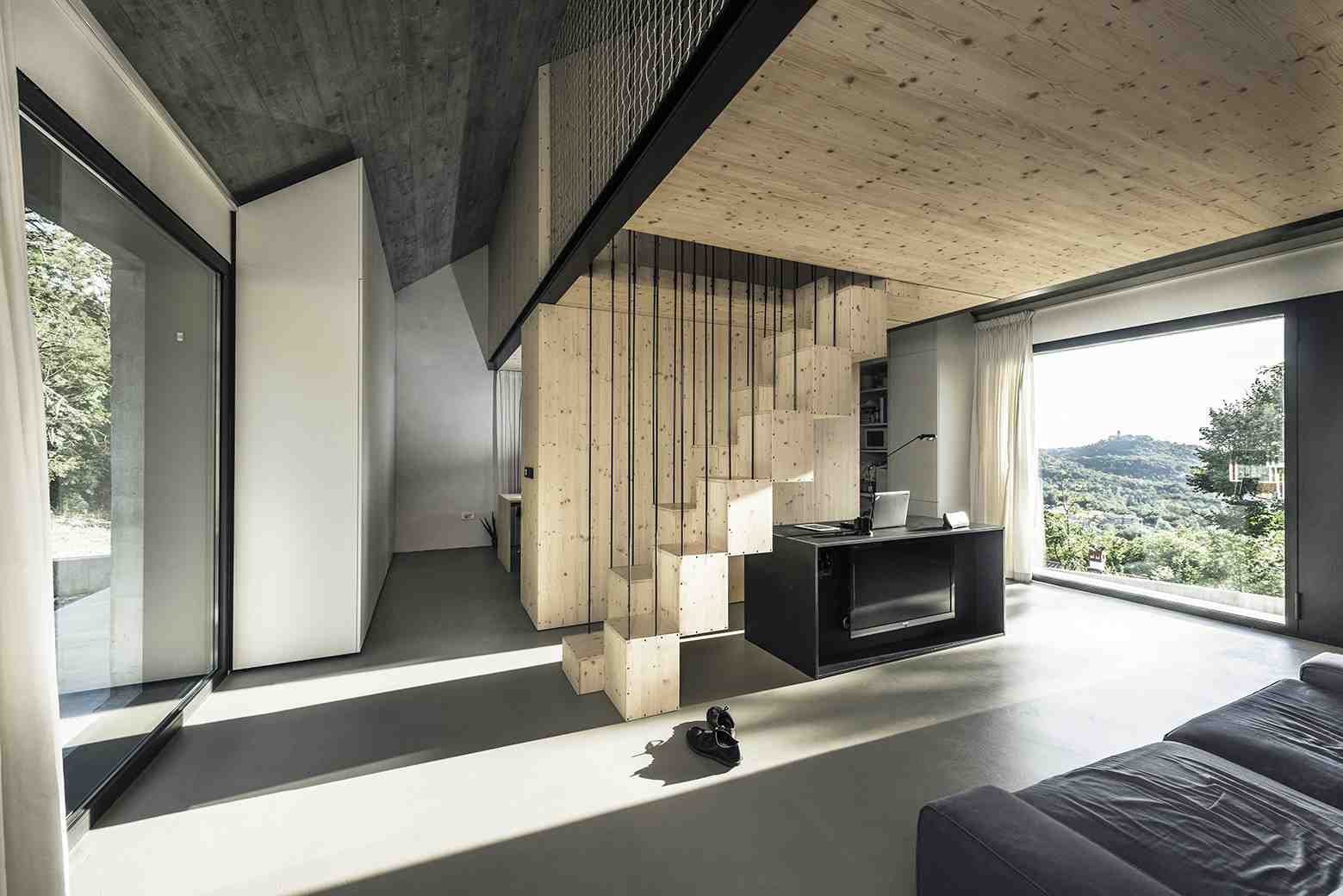 design intérieur maison escalier bois intérieur pierre