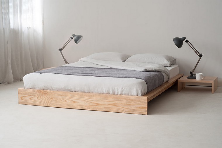 chambre à coucher idée cadre bois design rideaux moderne lampe pied