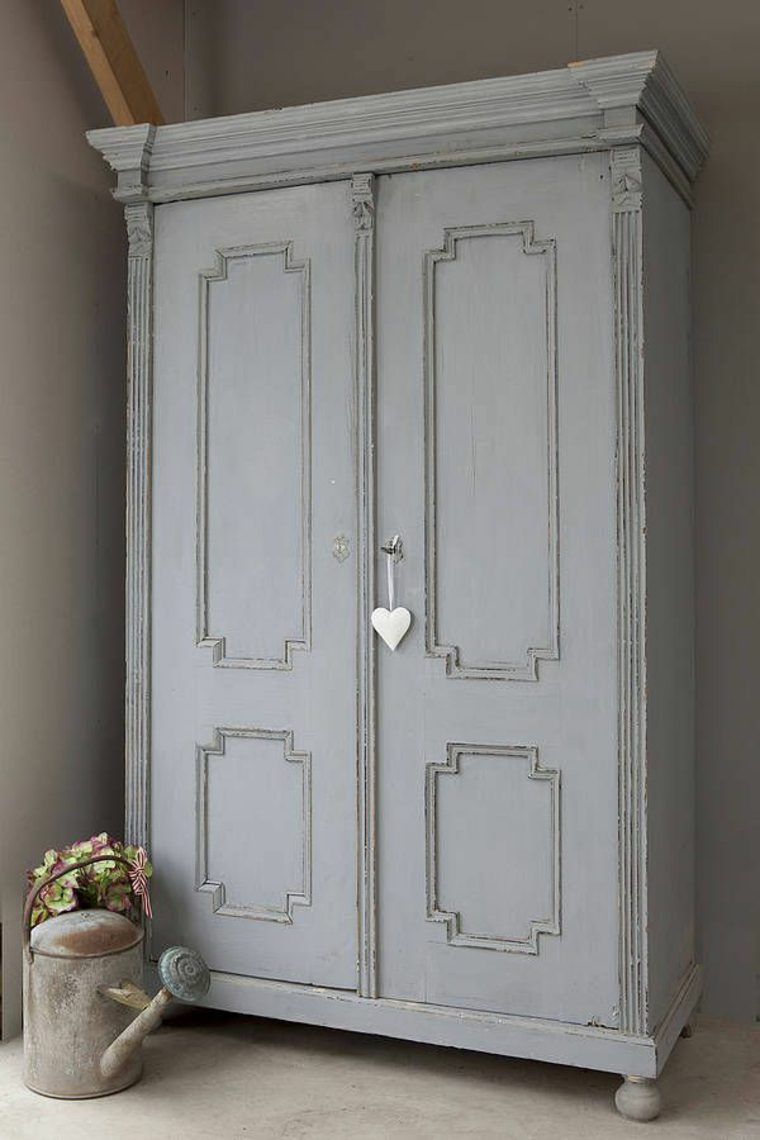 renovation-armoire-ancienne-deco-vintage-peinture-bois-use
