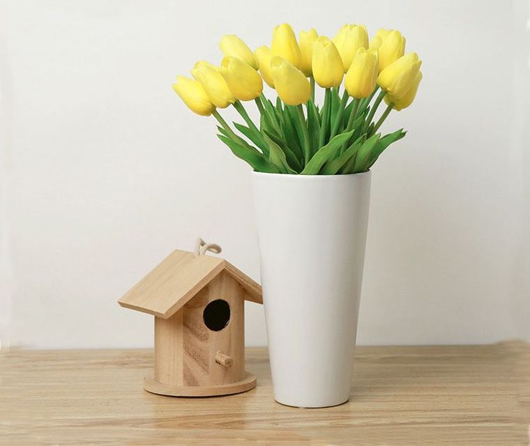 idee table printemps deco vase blanc maison oiseaux bois